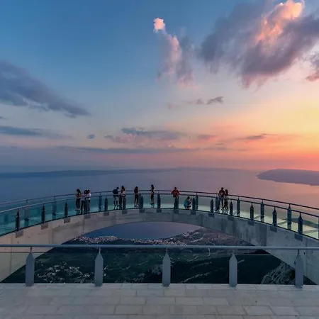 Luxury Xxl Apartment Makarska