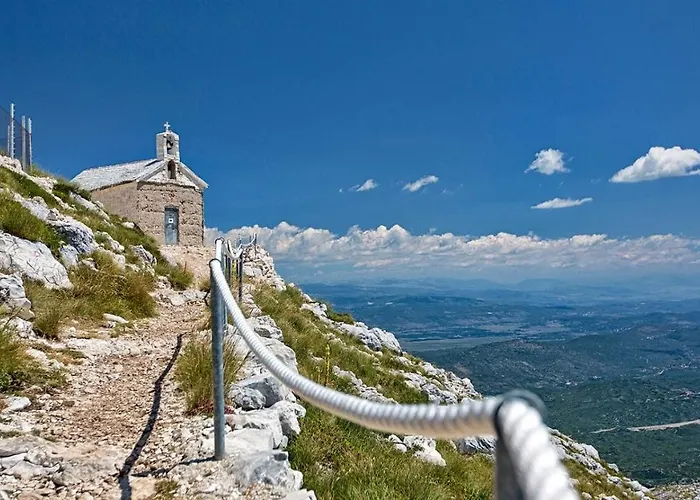 Luxury Xxl * Μακάρσκα